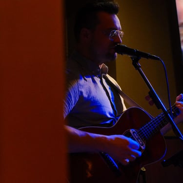 Joe Russell - solo acoustic guitar and vocal performance in Devon and Cornwall.