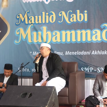 Ustadz Pantun SMP Excellent 1