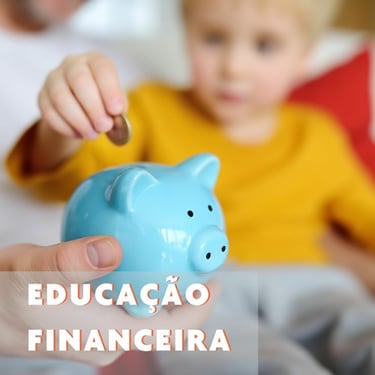 imagem de uma criança colocando moedas no seu cofrinho da poupança