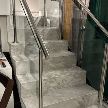 Instalação de corrimão em inox sob medida em Curitiba – Fábrica de Inox