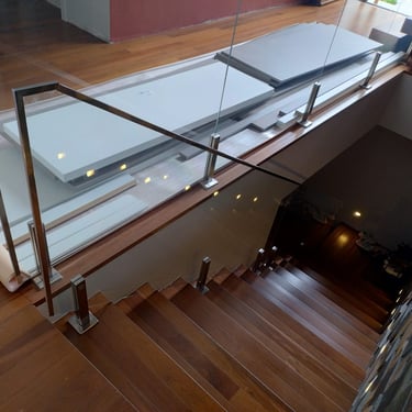 Instalação de corrimão em inox sob medida em Curitiba – Fábrica de Inox