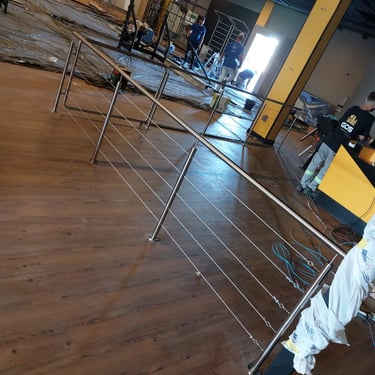 Guarda-corpo de inox sob medida instalado em residência em Curitiba