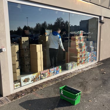 Nettoyage de vitrine commerciale par nord vitres dans le Valenciennois – résultat net et sans traces