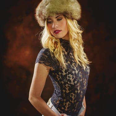 Zeitloses Frauenportrait im Studio – Portrait & Presence bei Lens & Look in Oranienburg