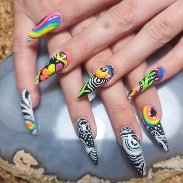 Psychedelic Acrylic Nail Art by The Nail Witchery