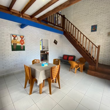 ruang makan villa biru yuwan villa harau