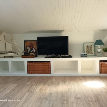 mur-tv-sur-mesure-les--sables-d-olonne-talmont-ile-d-olonne-les-achards