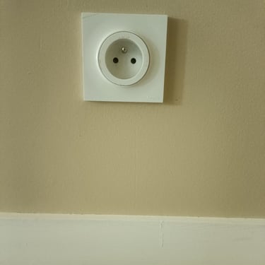 service-pose-prise-electrique-la-roche-sur-yon