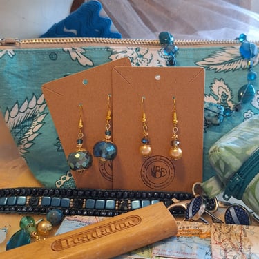 Various accessories, bracelets, earrings