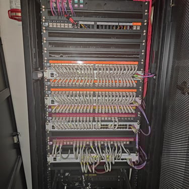 Tango.me Slave network Cabinet - Front View