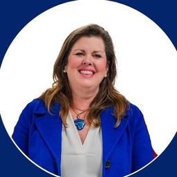 Vicki Davis headshot, The Cool Cat Teacher.