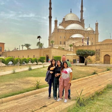  la Ciudadela de Saladino y la Mezquita de Alabastro en El Cairo durante un viaje a Egipto con Hadi, guía que habla español 