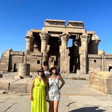 Visita al templo de Kom Ombo durante un crucero por el Nilo en un viaje a Egipto con Hadi, guía que habla español y portugués