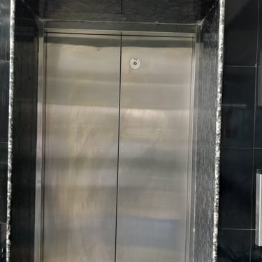 lift of hotel rudra near jolly grant airport