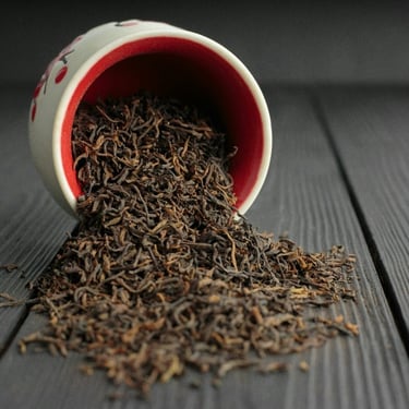 Black tea, responsible for astringency, a trigeminal sensation