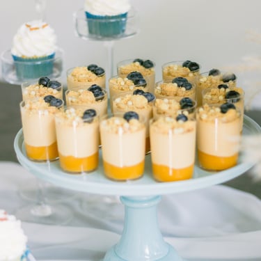 krikštynų tortas saldus stalas debesys žvaigždės