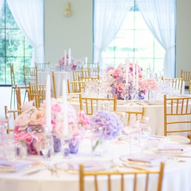 krikštynų dekoravimas ir floristika vila Eva auksas rožinė alyvinė