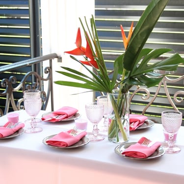 vaikų šventės dekoratorė rožinis dekoras su flamingais svečių stalas