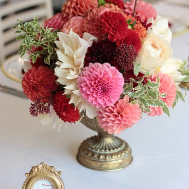 vestuvės su jurginais Kaune vestuvių dekoratorė floristė vestuvių floristikos paslaugos