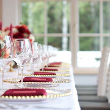 vestuvės su jurginais Kaune vestuvių dekoratorė floristė vestuvių floristikos paslaugos