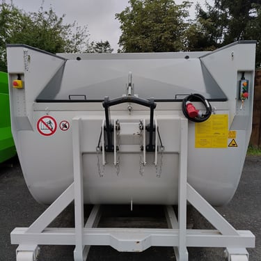 Hydraulický lis na komunál