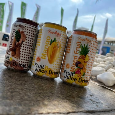 cannettes de jus de fruits