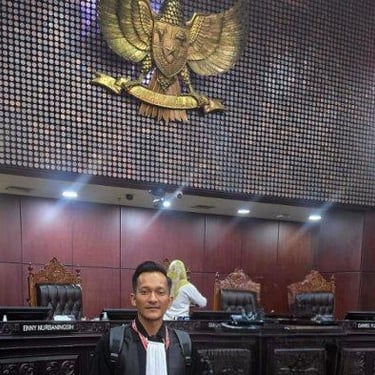 Ketua Tim Kuasa Hukum Harun Mustafa Nasution-Ikhwan Husein Nasution, Salman Alfarisi Simanjuntak di Gedung MK