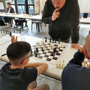 Dino Milanovic simultanée déchecs à lalbenque 9