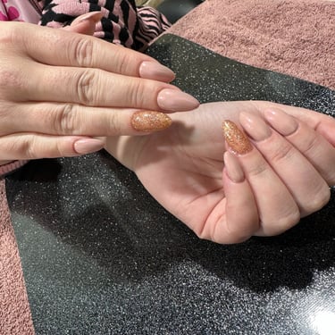 Manicura en Barcelona, salón de uñas en Barcelona, mejor salón de uñas en Barcelona, uñas acrílicas, nail art, gel x