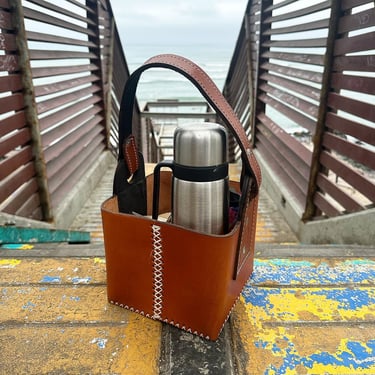 canasta matera de cuero para transportar kit de mate matero argentino yerba mate