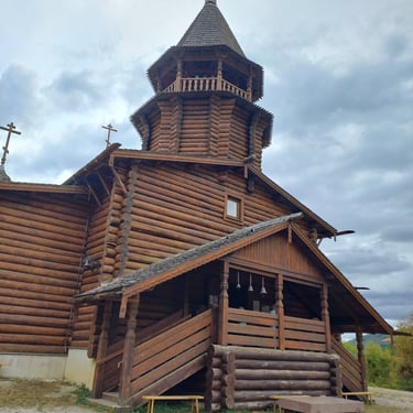 Eglise russe en rondins de bois