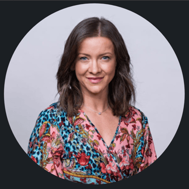 Alicia, Sydney client, smiling headshot for her QHHT Sydney and quantum healing review.