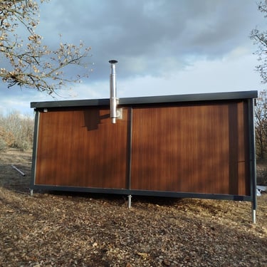 drvo dekor kontejner sa prohromskim dimnjakom Vrmdza