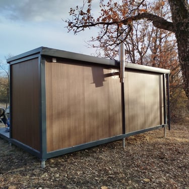 rad na terenu kontejner za stanovanje drvo dekor Vrmdza