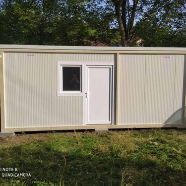 gradjevinski beli kontejner spolja prozor i vrata