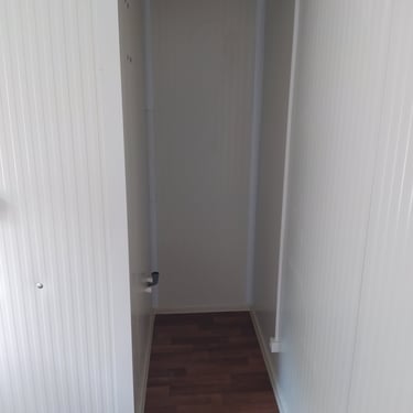 hodnik bele boje kontejner za stanovanje i topli pod