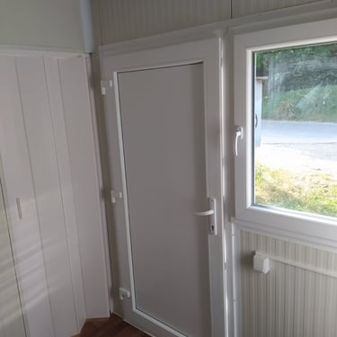 ulazna vrata i prozor sa harmonika vratima za kontejner