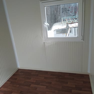 Dnevni boravak kontejner i prozor pvc