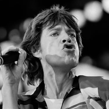 mick jagger con il microfono