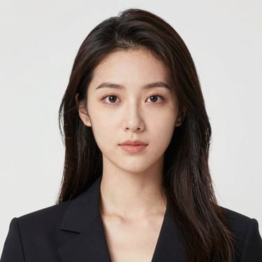 woman wearing black crew-neck shirt