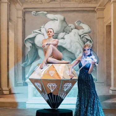 intrattenimento con diamante acrobatico e violino