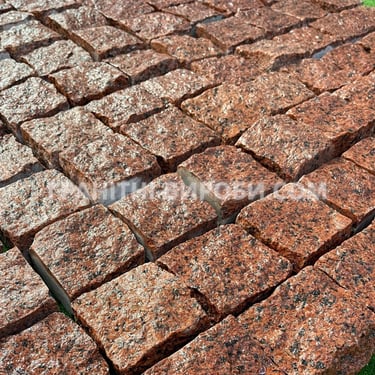 Колота гранітна бруківка лізник 10*10*10