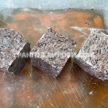 Колота гранітна бруківка лізник 10*10*10