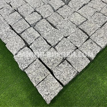 Колота гранітна бруківка покостівка 10*10*5