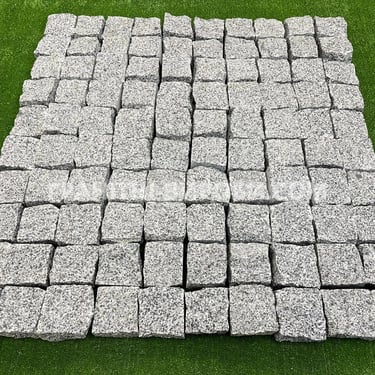 Колота гранітна бруківка покостівка 10*10*5