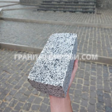 Колота гранітна бруківка покостівка 20*10*10