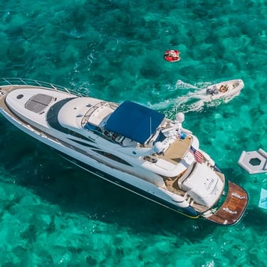 90FT Sunseeker yacht rental Miami with jacuzzi on deck