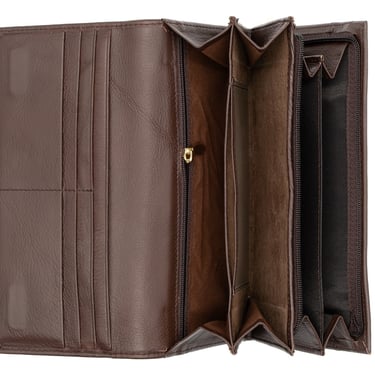 Portofel din piele maro, fotografiat în interior, centrat pe fundal alb.