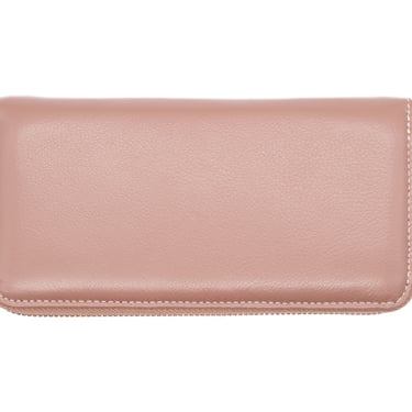 Portofel din piele mov, fotografiat din mov, centrat pe fundal alb.