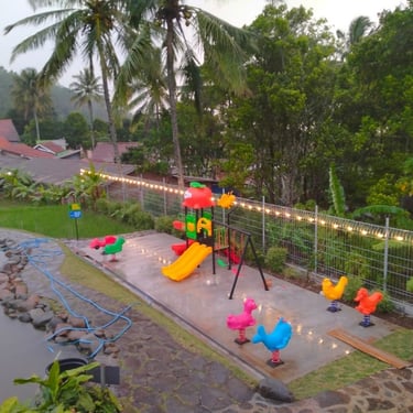 Perosotan outdoor anak Indonesia